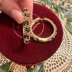Gorgeous like new Hillberg and berk large leopard sparkle hoops firm price